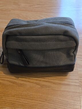 RAINFOREST Canvas Toiletry Bag